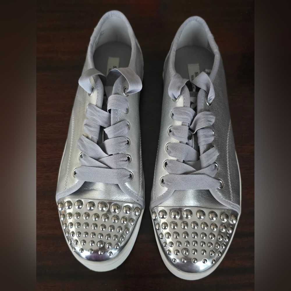 New Simply Vera, Vera Wang Silver Studded Toe Sho… - image 1